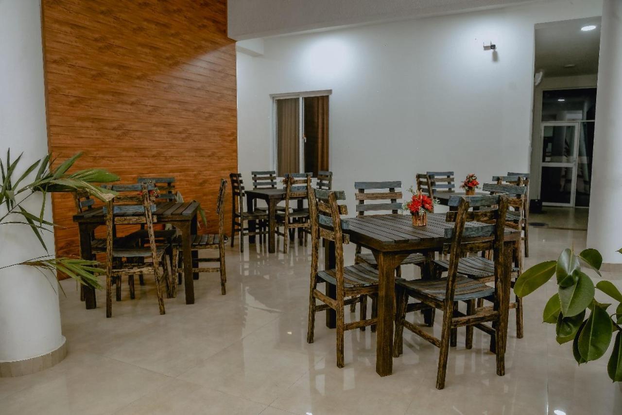 Lucky Transit Hotel - Katunayake Airport Exterior foto