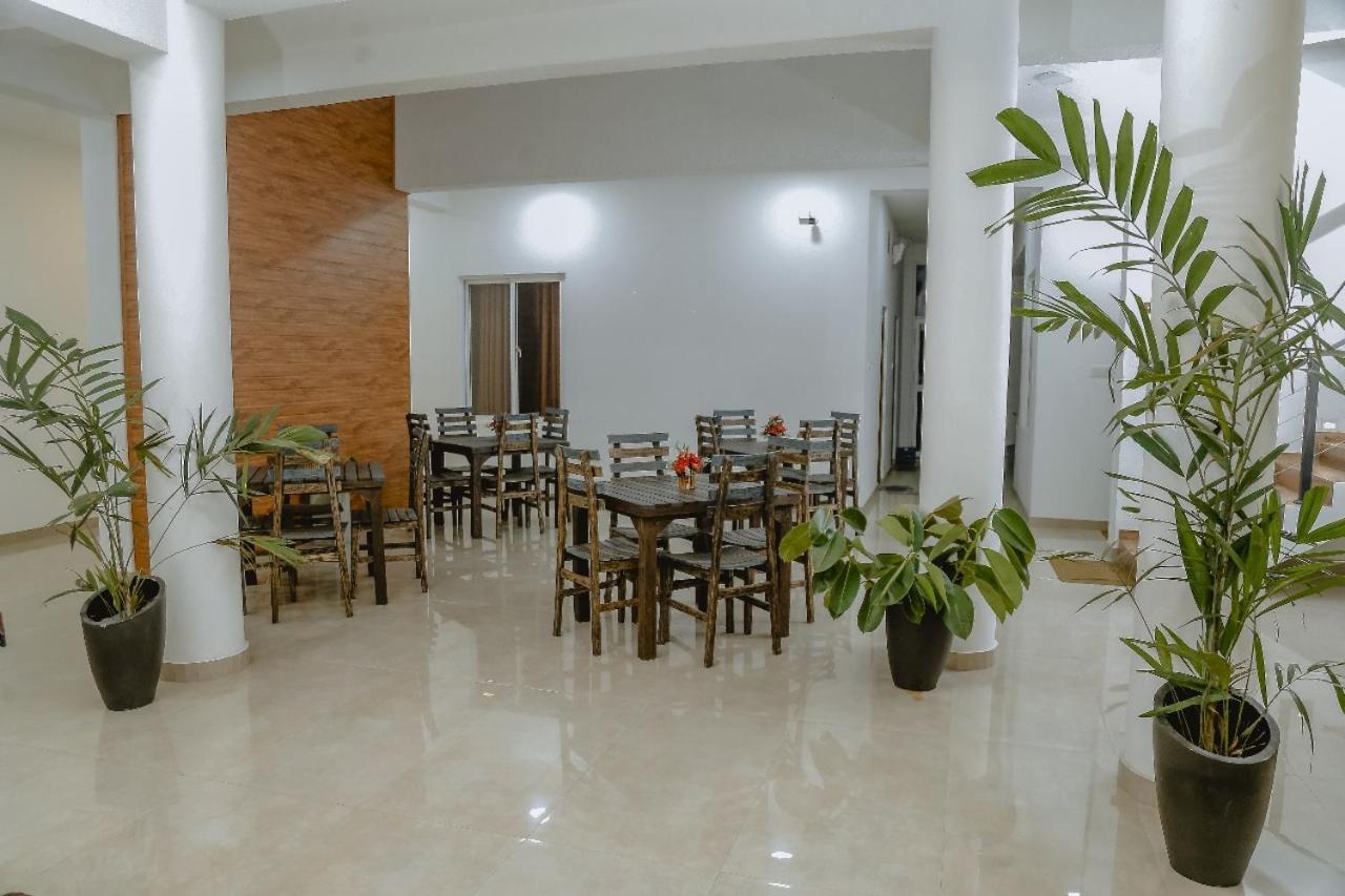 Lucky Transit Hotel - Katunayake Airport Exterior foto